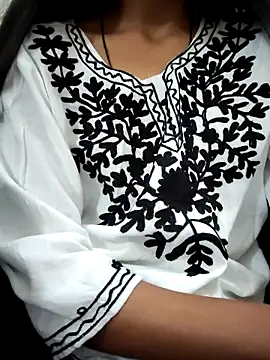 Snapshot of Kumkum_36 chatting on 03-08-25, 11:05 Kumkum 36 online show from 03-08-25, 11:05