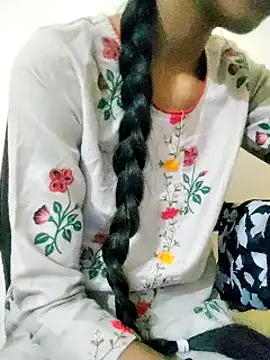 Snapshot of Kumkum_36 chatting on 03-15-25, 08:26 Kumkum 36 online show from 03-15-25, 08:26