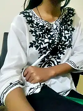 Snapshot of Kumkum_36 chatting on 03-18-25, 09:31 Kumkum 36 online show from 03-18-25, 09:31