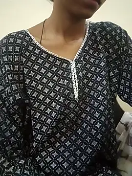 Snapshot of Kumkum_36 chatting on 10-22-25, 04:46 Kumkum 36 online show from 10-22-25, 04:46