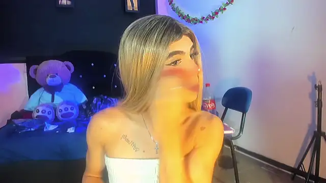 Snapshot of rosedewitt chatting on 02-09-25, 06:22 rosedewitt online show from 02-09-25, 06:22