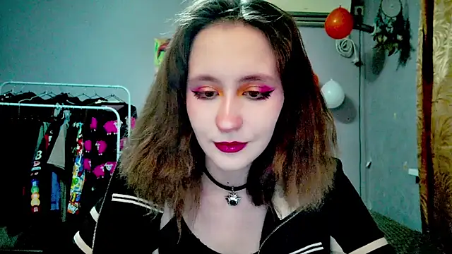 Snapshot of JoannaTompson chatting on 11-21-25, 12:10 JoannaTompson online show from 11-21-25, 12:10