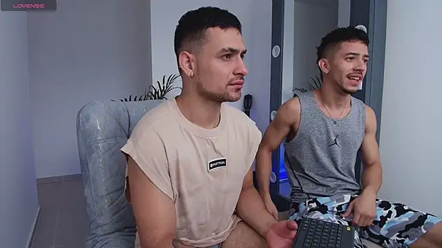 Aron-santoro online show from 10-29-25, 02:41