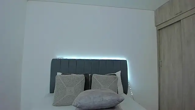 im sarah34 online show from 04-19-26, 04:06