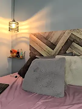 Snapshot of EmmilyBrant chatting on 01-09-25, 04:19 EmmilyBrant online show from 01-09-25, 04:19