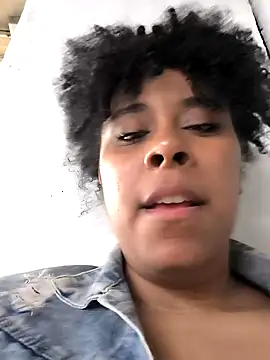 Snapshot of EmmilyBrant chatting on 03-15-25, 09:05 EmmilyBrant online show from 03-15-25, 09:05