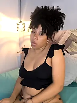 Snapshot of EmmilyBrant chatting on 03-16-25, 02:10 EmmilyBrant online show from 03-16-25, 02:10