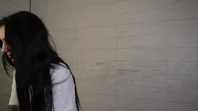 Snapshot of LindaWarners chatting on 10-05-25, 04:16 LindaWarners online show from 10-05-25, 04:16