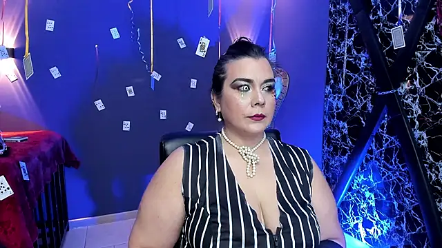 martina foxy  online show from 10-24-25, 12:23