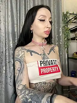 Snapshot of Molly__Moon chatting on 02-03-26, 06:40 Molly Moon online show from 02-03-26, 06:40