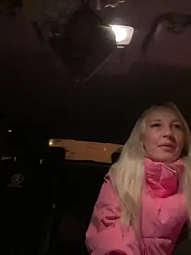 Snapshot of MerlinDave chatting on 01-06-26, 01:31 MerlinDave online show from 01-06-26, 01:31