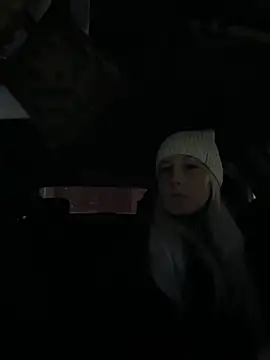 Snapshot of MerlinDave chatting on 02-04-26, 01:33 MerlinDave online show from 02-04-26, 01:33