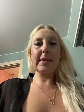 Snapshot of MerlinDave chatting on 05-13-26, 12:30 MerlinDave online show from 05-13-26, 12:30