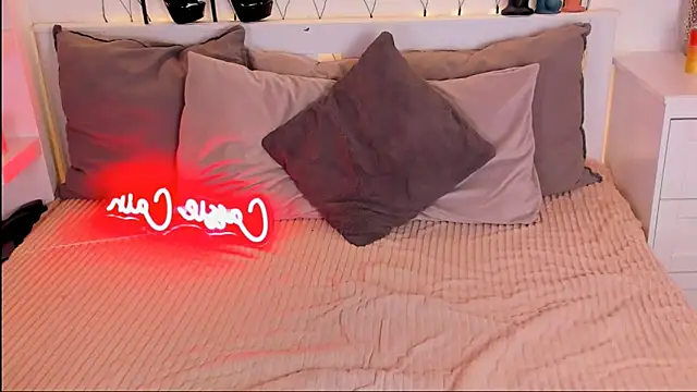 Snapshot of CassyCain chatting on 03-12-26, 10:10 CassyCain online show from 03-12-26, 10:10