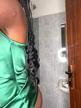 Snapshot of Fanclubbbbb chatting on 02-19-25, 08:31 Fanclubbbbb online show from 02-19-25, 08:31