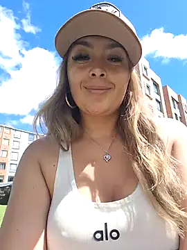 lauramcdowell1 online show from 01-23-25, 03:43