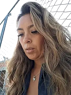 lauramcdowell1 online show from 02-15-25, 02:00