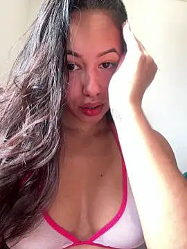 Snapshot of Monica_Pimentinha_ chatting on 03-11-25, 01:12 Monica Pimentinha  online show from 03-11-25, 01:12