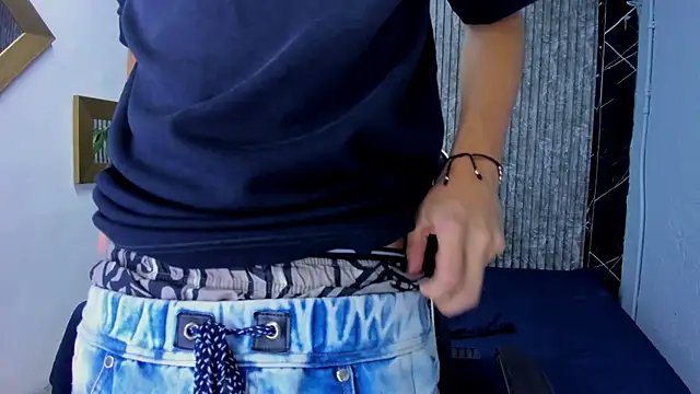 Mike 0233  online show from 11-13-25, 05:28