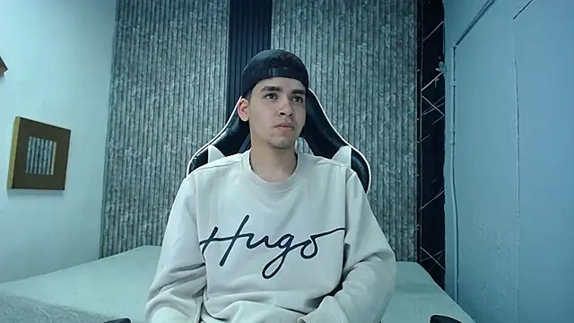 Mike 0233  online show from 11-22-25, 04:11