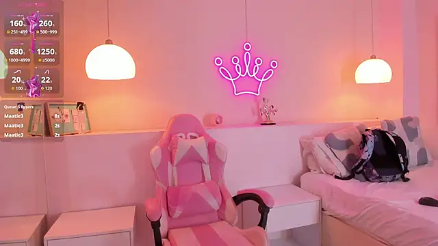 violeth hill online show from 10-25-25, 07:19