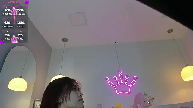 violeth hill online show from 10-28-25, 08:11