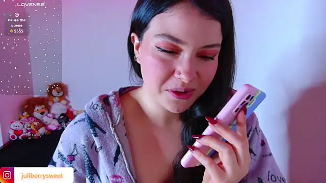 juli05star20 online show from 11-13-25, 01:37