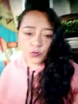 SamanthaM online show from 12-20-25, 01:40