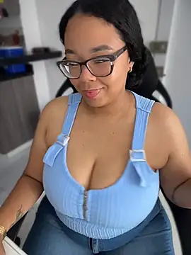 XMara online show from 04-15-26, 02:57