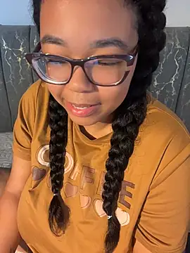 Snapshot of XMara chatting on 07-16-26, 03:40 XMara online show from 07-16-26, 03:40