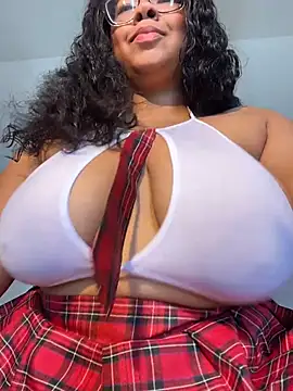Snapshot of XMara chatting on 07-25-26, 04:48 XMara online show from 07-25-26, 04:48