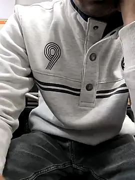 Snapshot of toxicboy121212 chatting on 12-15-24, 01:22 toxicboy121212 online show from 12-15-24, 01:22