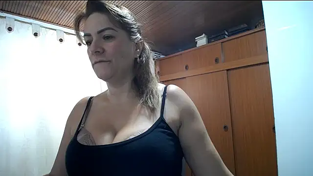 Snapshot of wandarubio chatting on 12-28-24, 03:48 wandarubio online show from 12-28-24, 03:48