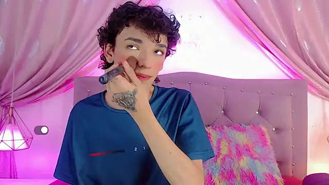 Snapshot of SexyJuliii21 chatting on 02-02-25, 05:21 SexyJuliii21 online show from 02-02-25, 05:21
