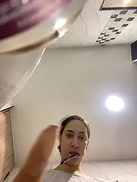 Snapshot of thaliacollins chatting on 01-17-26, 08:23 thaliacollins online show from 01-17-26, 08:23