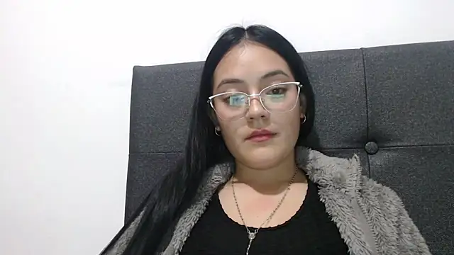 Snapshot of Alisha_99 chatting on 03-11-26, 11:44 Alisha 99 online show from 03-11-26, 11:44