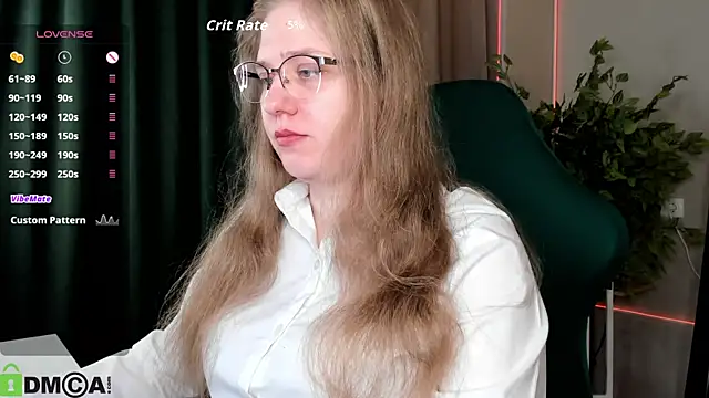 Snapshot of Megan_Violer chatting on 05-04-26, 05:31 Megan Violer online show from 05-04-26, 05:31