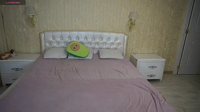 Snapshot of LunaaMayy chatting on 11-19-25, 10:10 LunaaMayy online show from 11-19-25, 10:10