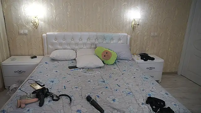 LunaaMayy online show from 04-21-26, 01:42