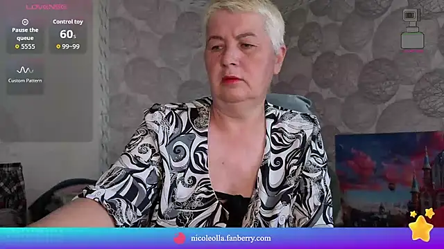 NicoleOlla online show from 05-27-26, 12:51