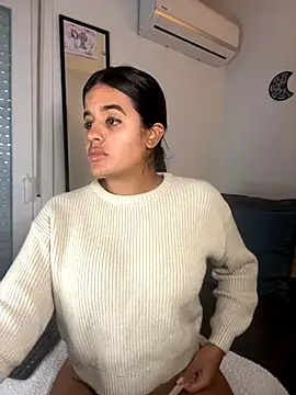 EmelyRogers online show from 11-17-25, 04:35