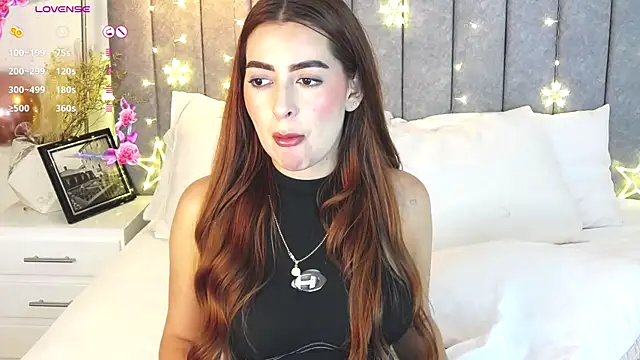 Snapshot of caralella chatting on 02-13-25, 01:40 caralella online show from 02-13-25, 01:40