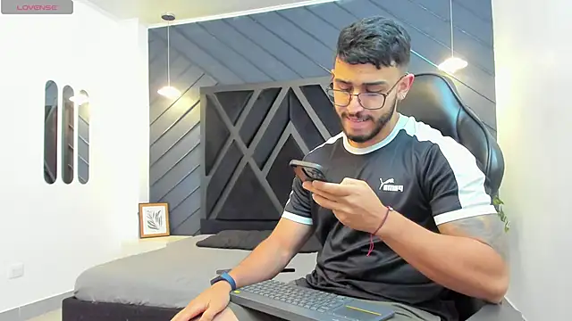 Liam Kleiin online show from 11-04-25, 11:31