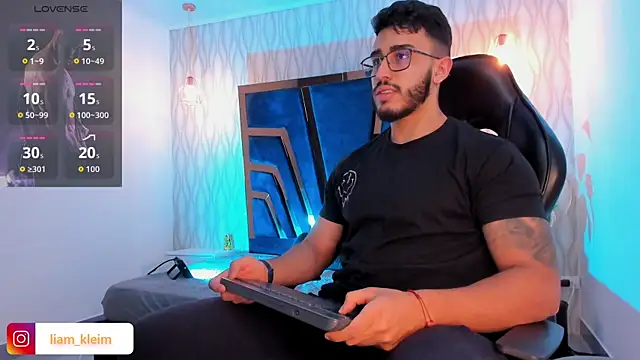Liam Kleiin online show from 11-24-25, 11:43