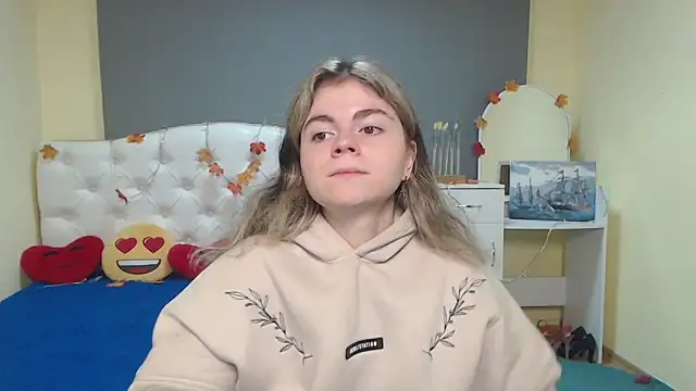 TinaRedly online show from 11-17-25, 06:46