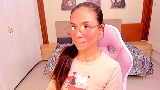 amira cute2 online show from 09-21-25, 08:38