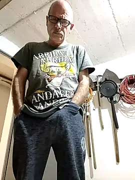 bottomhairy online show from 02-27-25, 08:42