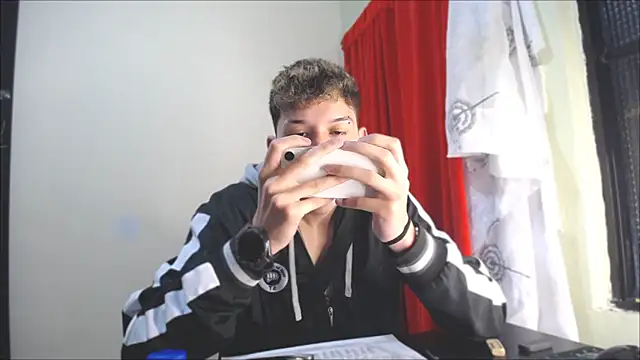  Thomas hot  online show from 01-12-25, 01:11