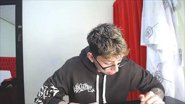  Thomas hot  online show from 01-23-25, 07:51