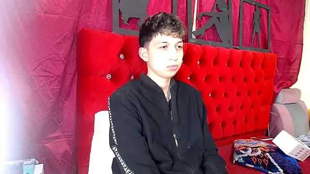  Thomas hot  online show from 03-20-25, 12:40